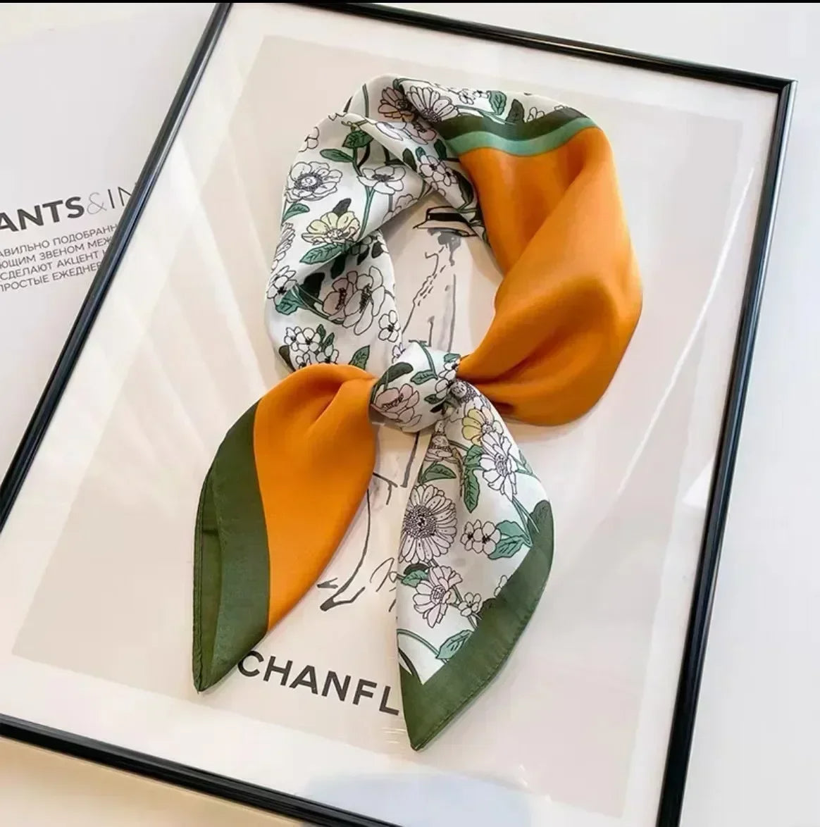 Élégance Carrée - Foulard en Soie de Luxe pour Femmes